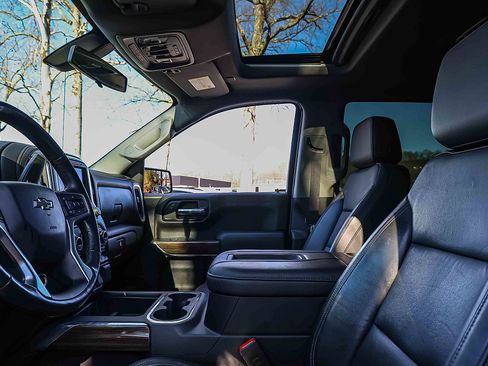 Used 2020 Chevrolet Silverado 1500 LT Trail Boss image 8