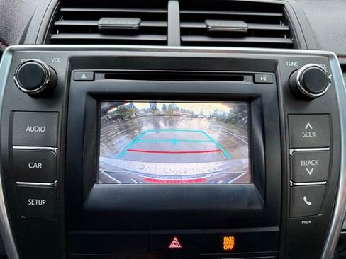 Used 2016 Toyota Camry SE image 19