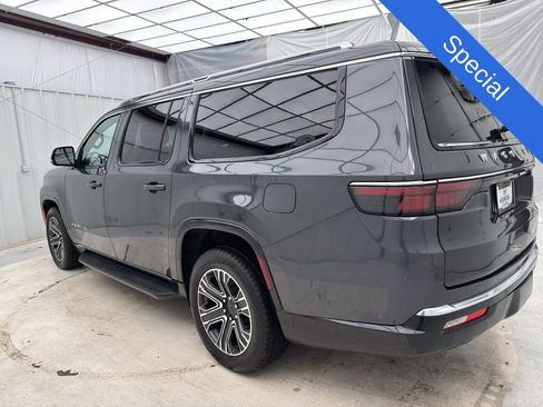 Used 2024 Jeep Wagoneer L Series II w/ Flexible Seating Group image 5