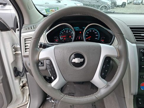 Used 2010 Chevrolet Traverse LT w/ Personal Connectivity Package FWD image 18