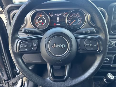 Used 2019 Jeep Wrangler Unlimited Sport image 22