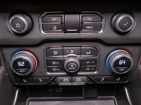 Used 2023 Chevrolet Tahoe LT w/ LT Signature Plus Package RWD image 21