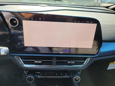 New 2026 Chevrolet Equinox EV LT AWD/4WD image 12