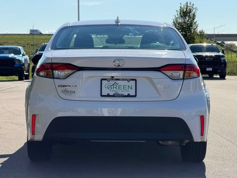 Used 2025 Toyota Corolla LE FWD image 6