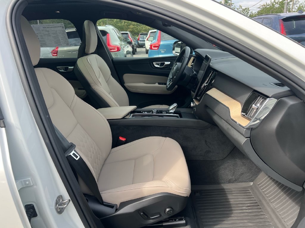 Certified 2026 Volvo XC60 B5 Plus AWD/4WD image 30