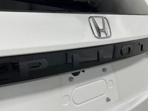 New 2025 Honda Pilot EX-L image 6