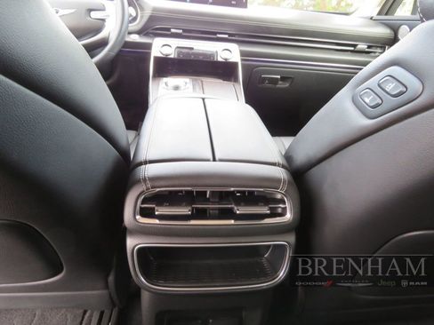 Used 2024 Genesis GV80 2.5T AWD/4WD image 20