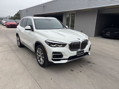 Used 2022 BMW X5 sDrive40i w/ Premium Package image 3