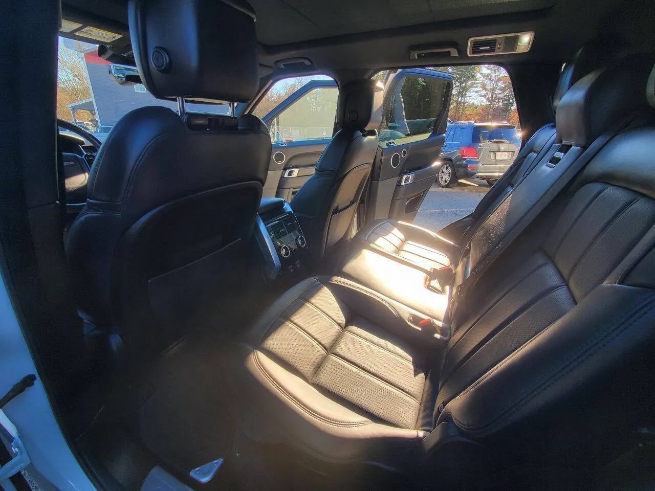 Used 2019 Land Rover Range Rover Sport HSE AWD/4WD image 11