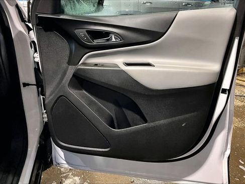 Used 2023 Chevrolet Equinox LS image 19