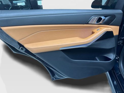 Used 2024 BMW X7 xDrive40i w/ M Sport Package image 38