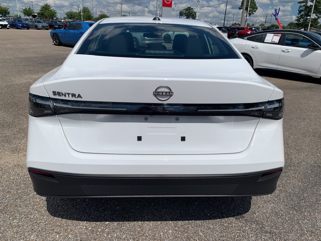 New 2027 Nissan Sentra SV FWD image 4