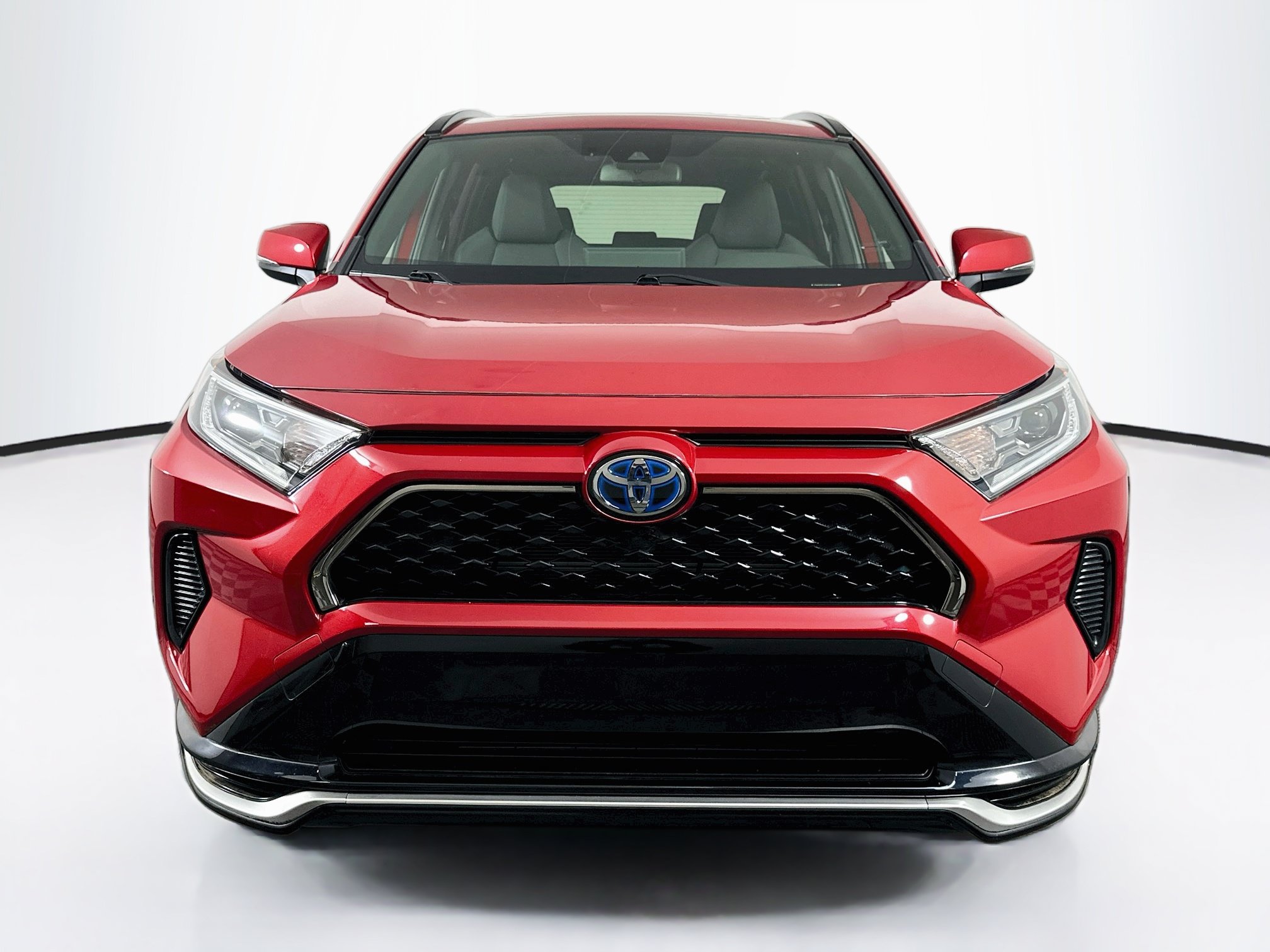 Used 2021 Toyota RAV4 SE w/ Weather & Moonroof Package AWD/4WD image 2