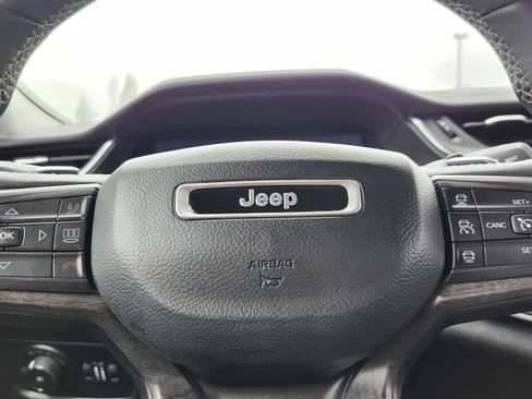 Used 2023 Jeep Grand Cherokee L Limited image 30