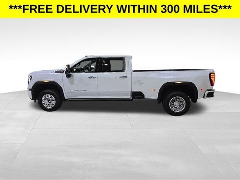 New 2026 GMC Sierra 3500 Denali w/ Denali Reserve Package image 4