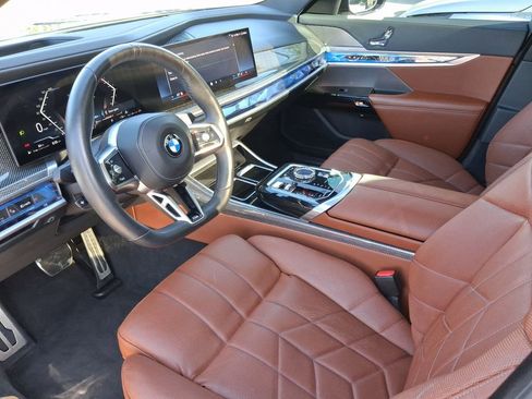 Used 2023 BMW 740i w/ Parking Assistance Package RWD image 15
