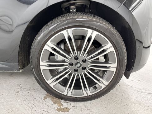 Used 2024 Land Rover Range Rover Sport SE image 12