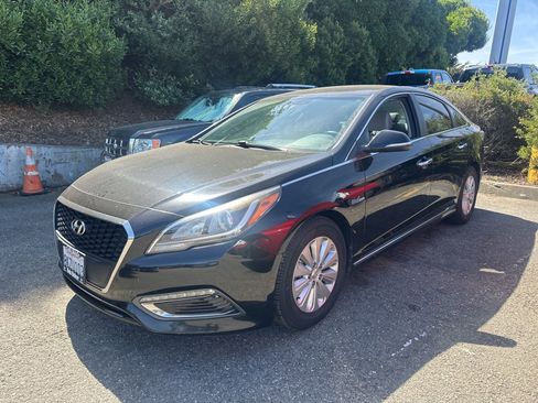 Used 2016 Hyundai Sonata SE image 3