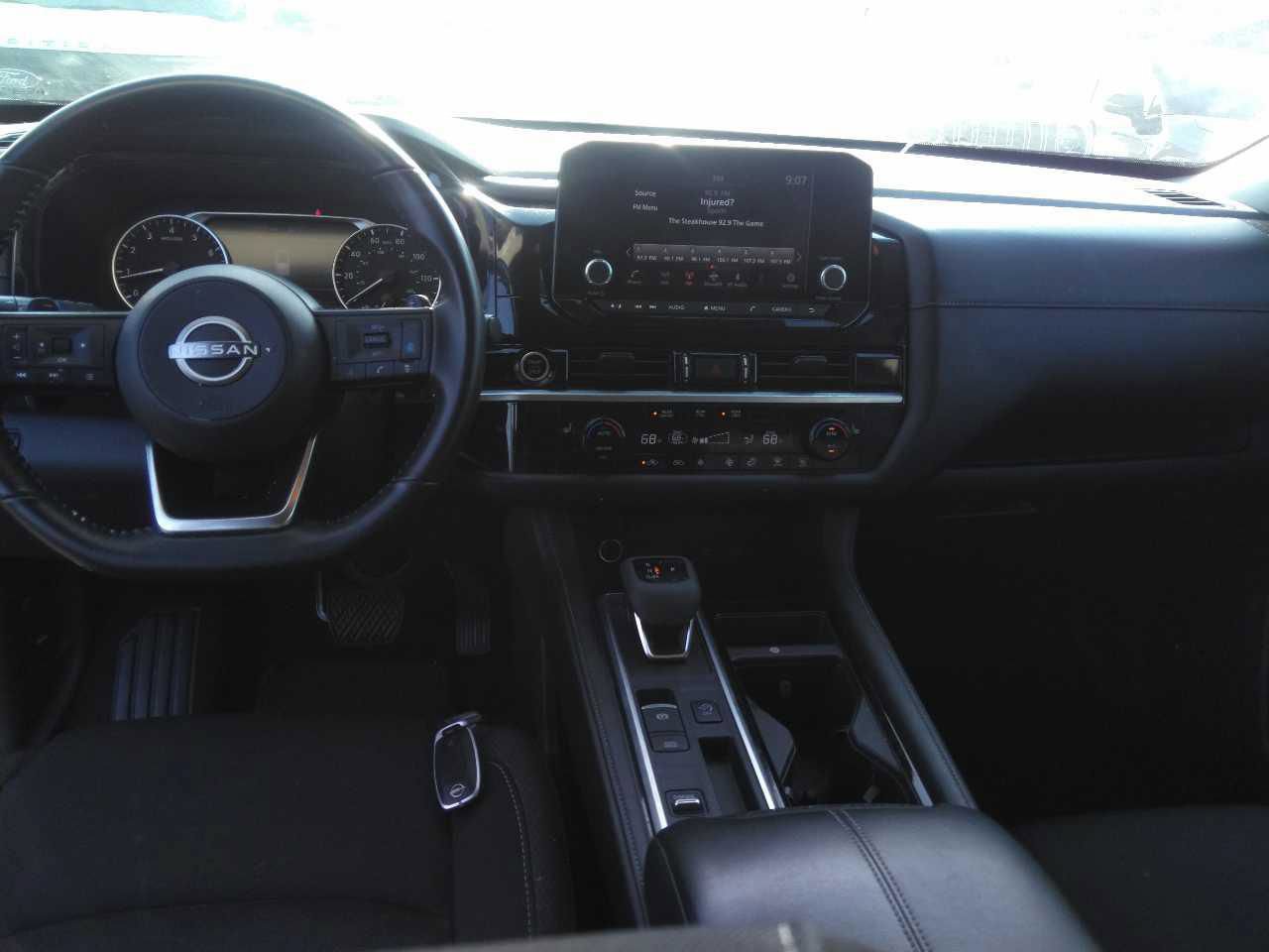 Used 2024 Nissan Pathfinder SV FWD image 4