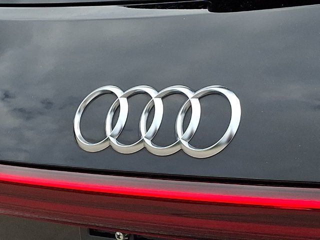 Used 2023 Audi e-tron Premium AWD/4WD image 32