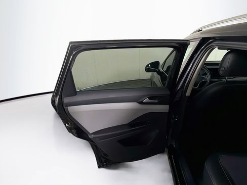 Used 2023 Volkswagen Taos SE FWD image 27