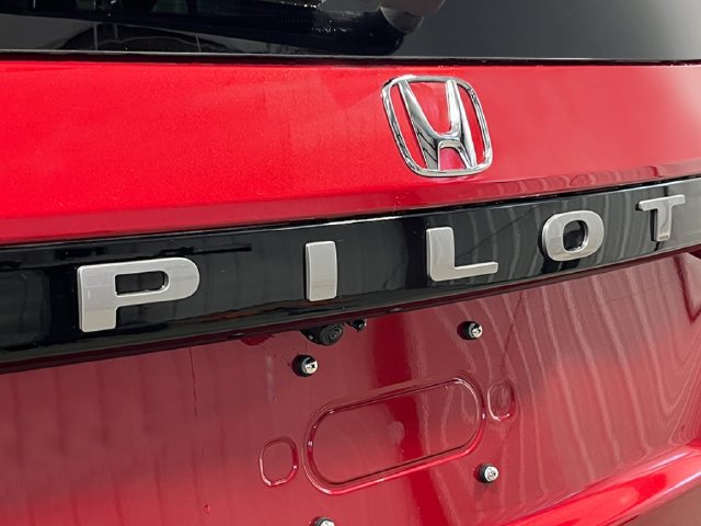New 2026 Honda Pilot Touring image 6