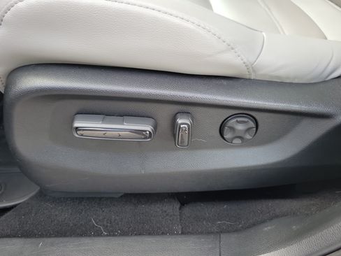 Used 2018 Honda CR-V Touring image 23