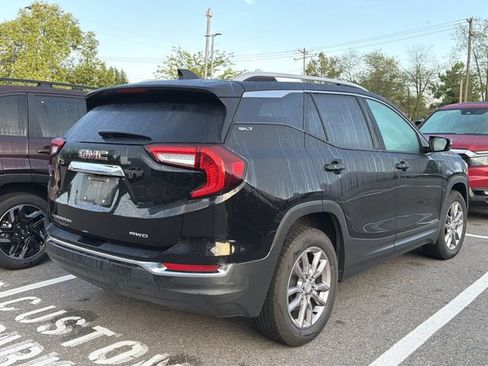 Used 2024 GMC Terrain SLT AWD/4WD image 6