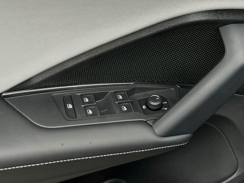 New 2026 Volkswagen Tiguan SE R-Line image 19