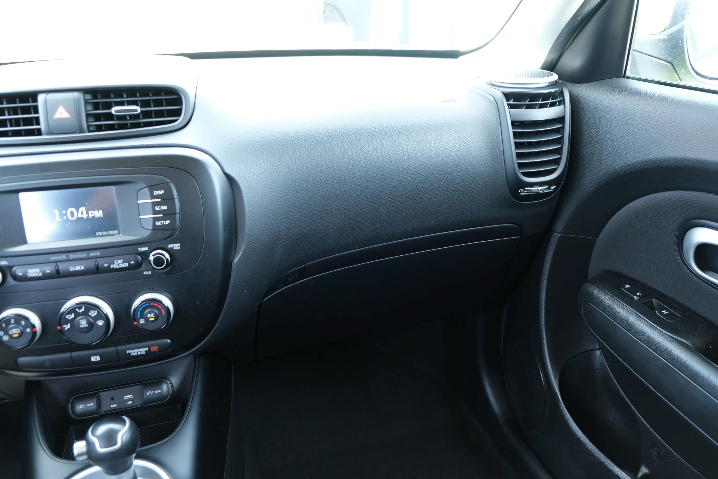 Used 2016 Kia Soul + FWD image 12