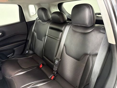 Used 2018 Jeep Compass Latitude image 19