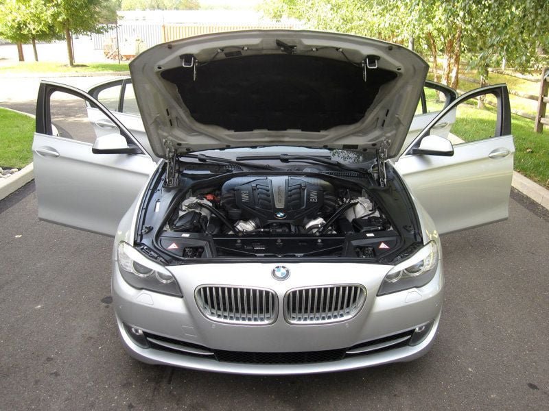 Used 2013 BMW 550i Sedan RWD image 32