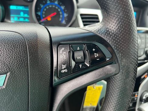 Used 2015 Chevrolet Cruze LT image 36