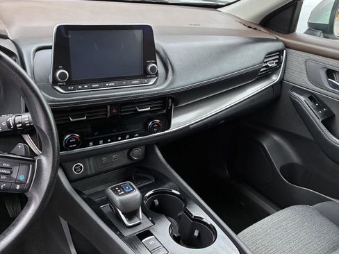 Used 2022 Nissan Rogue SV FWD image 8