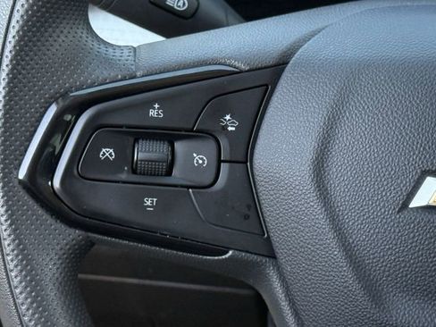 Certified 2025 Chevrolet Trax LT image 16