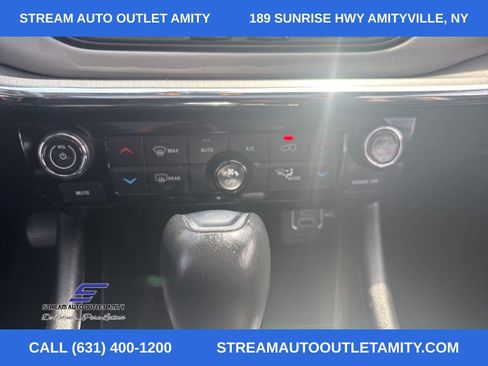 Used 2022 Jeep Compass Limited w/ Sun and Sound Group image 34