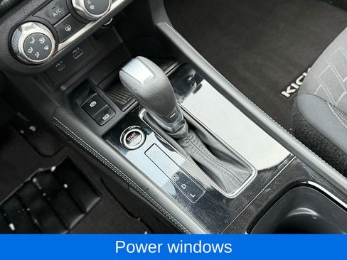 Used 2023 Nissan Kicks SV image 22