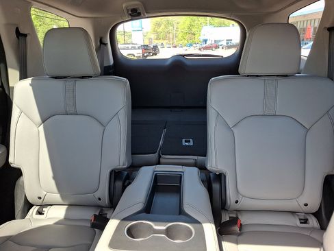 Certified 2023 Honda Pilot Touring image 19
