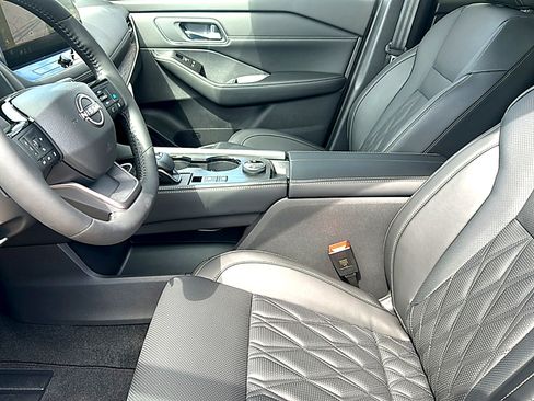 New 2026 Nissan Rogue Platinum w/ Platinum Premium Package image 10