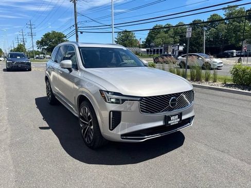 Certified 2025 Volvo XC90 B6 Plus AWD/4WD image 6