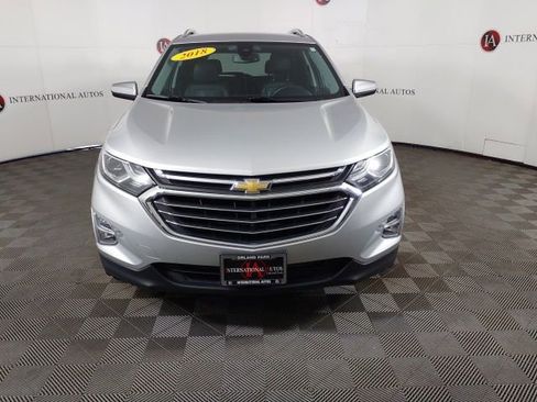 Used 2018 Chevrolet Equinox Premier FWD image 2