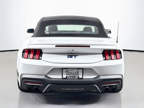 Used 2025 Ford Mustang GT Premium RWD image 6