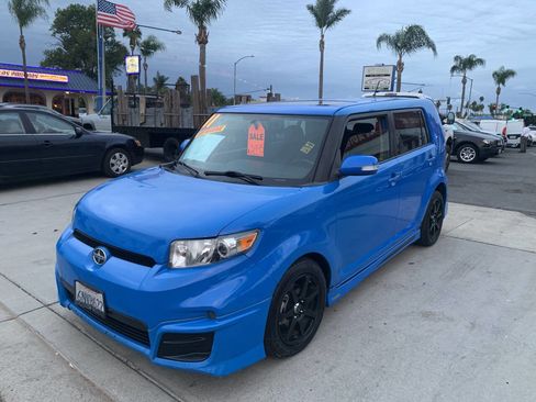 Used 2011 Scion xB image 3