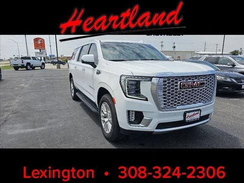 Used 2022 GMC Yukon XL Denali AWD/4WD image 1