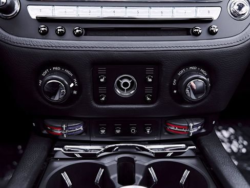 Used 2015 Rolls-Royce Ghost RWD image 79