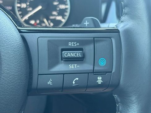 Used 2024 Nissan Pathfinder SL AWD/4WD image 19
