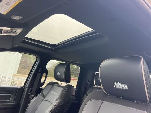 Used 2024 RAM 2500 Laramie w/ Night Edition image 17