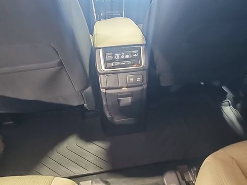 Used 2019 Subaru Ascent Premium AWD/4WD image 13