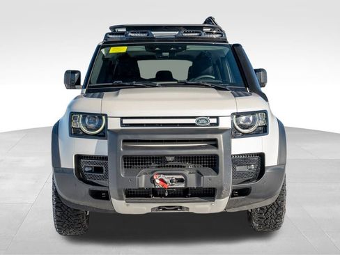 New 2024 Land Rover Defender 110 S image 2