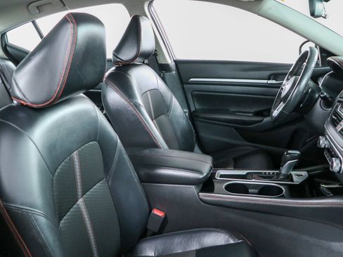Used 2024 Nissan Altima 2.5 SR FWD image 26